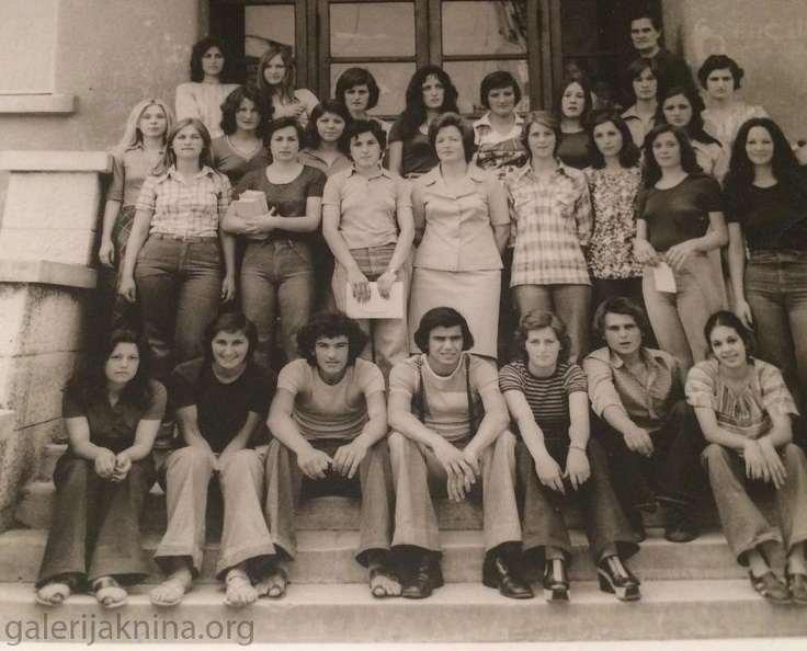 maturanti 1977..jpg