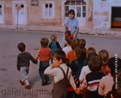 7d4fe127-4749-4146-9957-8bbd5b244383